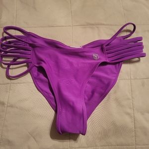 Born primitive Large swim bottom